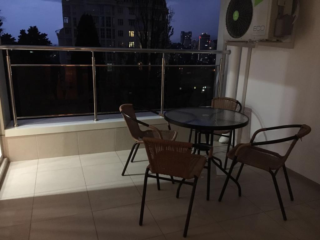 Apartment Na Pervomayskoy 19 Sochi Bagian luar foto