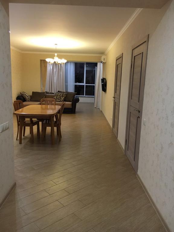 Apartment Na Pervomayskoy 19 Sochi Bagian luar foto