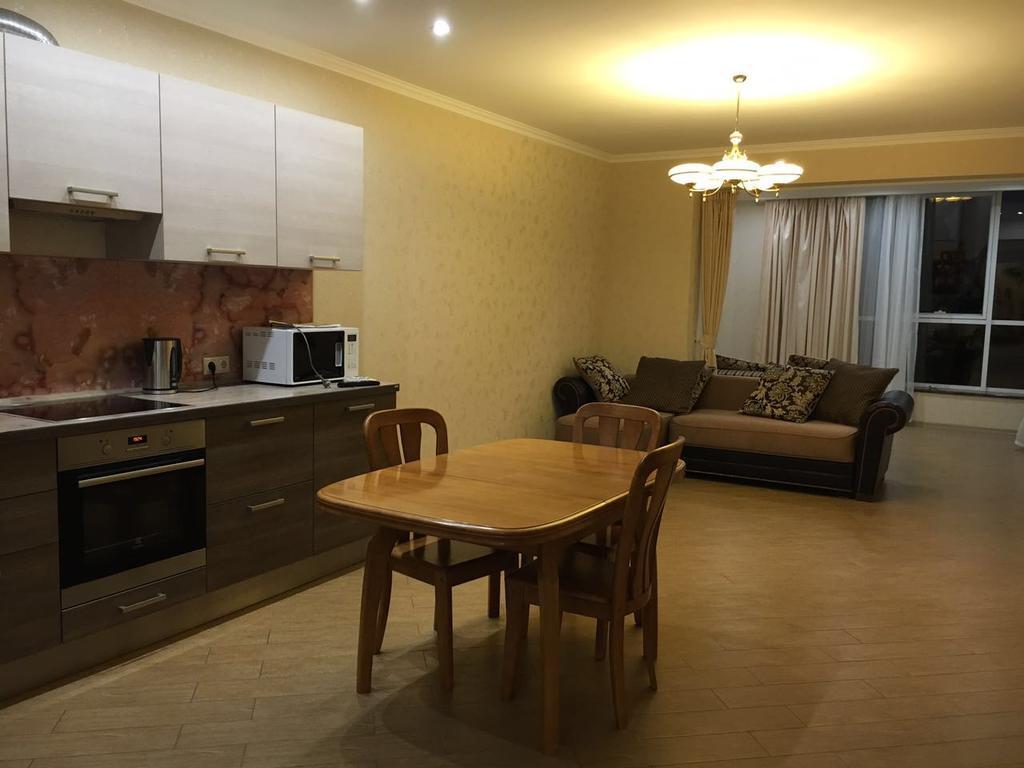 Apartment Na Pervomayskoy 19 Sochi Bagian luar foto