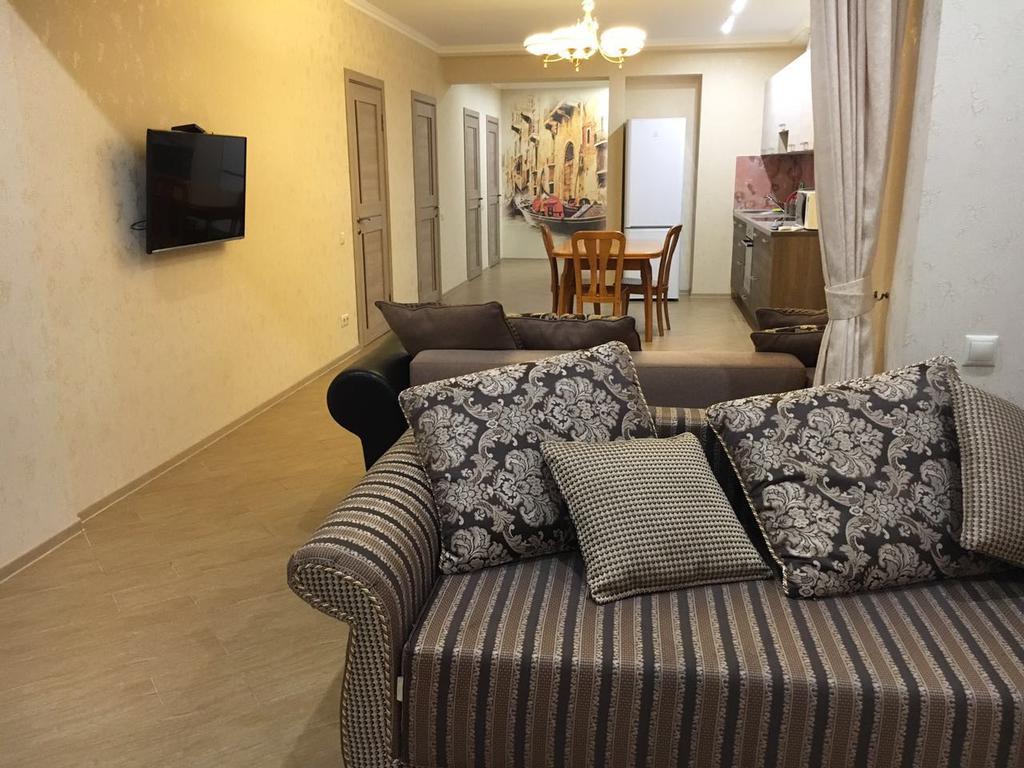 Apartment Na Pervomayskoy 19 Sochi Bagian luar foto